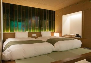 Zweibettzimmer, Nichtraucher, Flussblick | Daunenbettdecken, individuell dekoriert, individuell eingerichtet