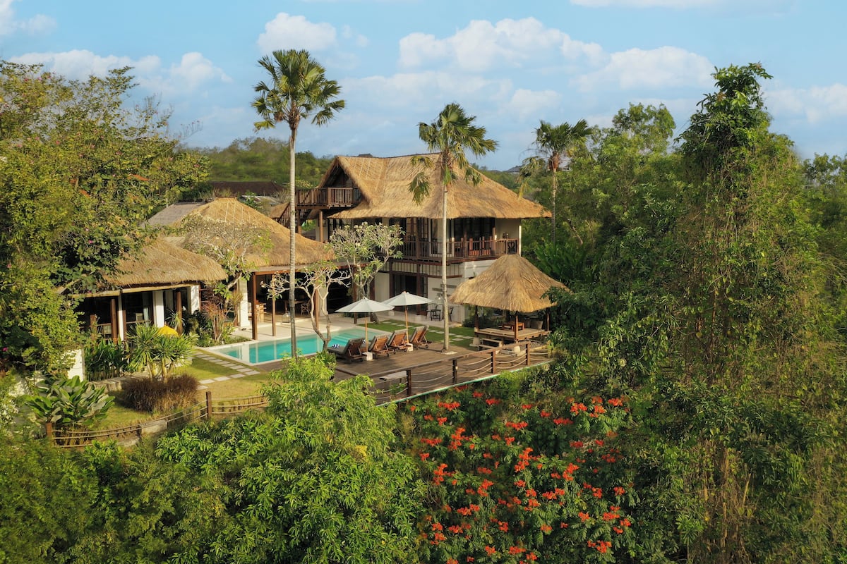 3 Bedroom Cliff View Pool Villa (Grasshopper) | 3 bedrooms, Egyptian cotton sheets, premium bedding, down comforters