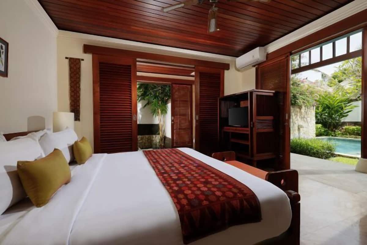 3 bedrooms, Egyptian cotton sheets, premium bedding, down comforters