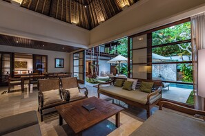 32-Zoll-Flachbildfernseher mit Kabelempfang, Smart-TV, DVD-Player