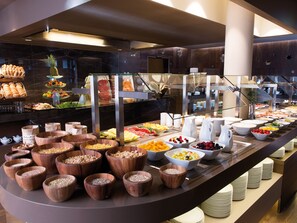 Daily buffet breakfast (EUR 25 per person) - Apartments Bergresort Werfenweng (Werfenweng)