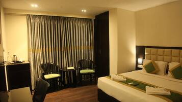 Chambre Deluxe | Bureau, lits pliants/supplémentaires, Wi-Fi gratuit, draps fournis