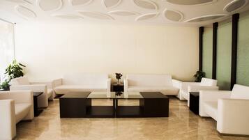 Coin salon dans le hall