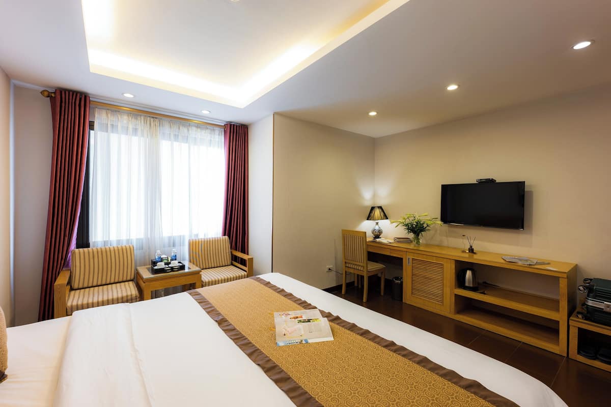Deluxe Double Room | 2 bedrooms, minibar, in-room safe, desk