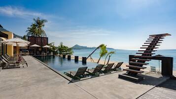 2 outdoor pools, pool umbrellas, sun loungers