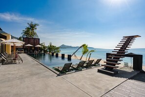 2 outdoor pools, pool umbrellas, pool loungers