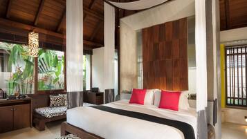 Grand Pool Villa | In-room safe, desk, rollaway beds, free WiFi