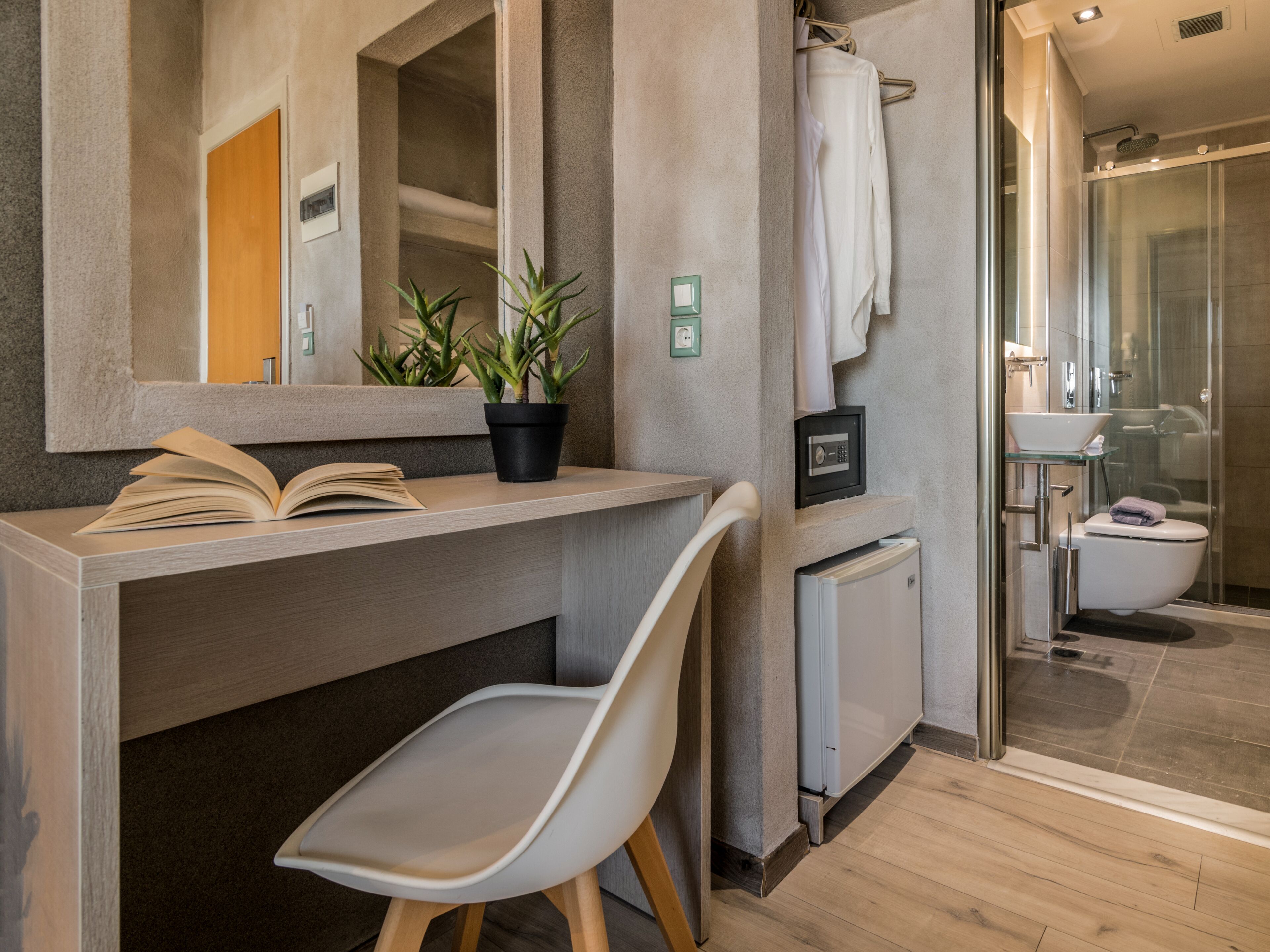 Photo - Phoenix Hotel