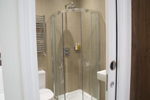 Quarto casal superior | Chuveiro