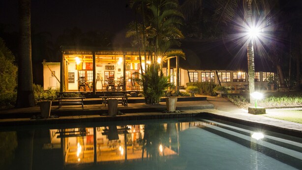Depan hartanah - siang/malam
