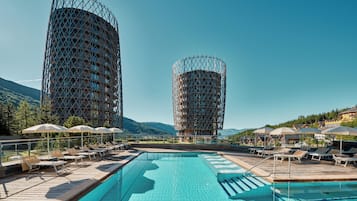 2 outdoor pools, pool umbrellas, sun loungers