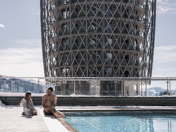 2 piscinas al aire libre, sombrillas, tumbonas