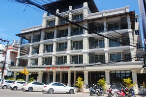 Front of property - Lub Sbuy House (Phuket)