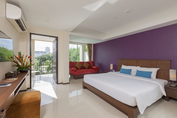 Egyptian cotton sheets, premium bedding, in-room safe