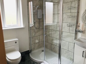 Chambre Quadruple Familiale, salle de bains attenante | Salle de bain