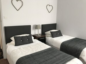 Chambre Quadruple Familiale, salle de bains attenante