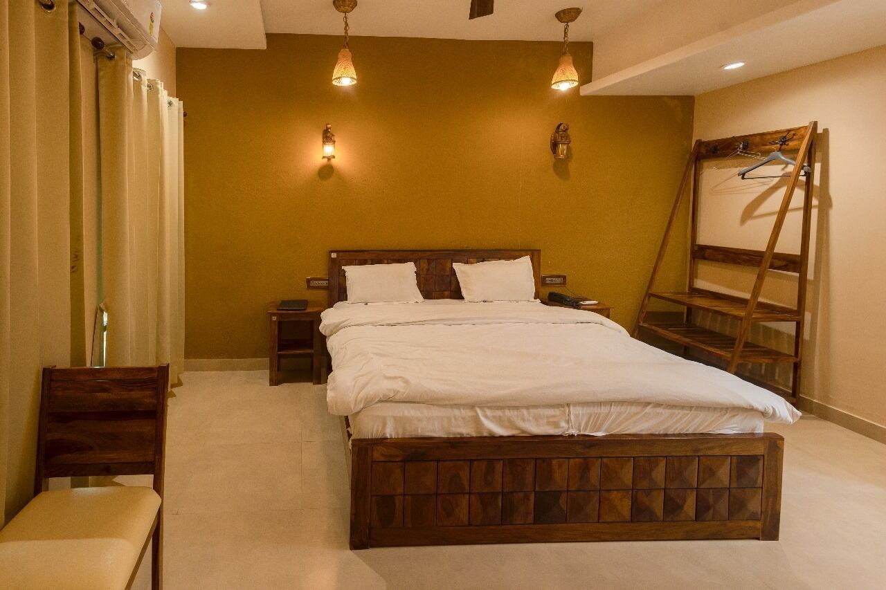 Huts Room | Free WiFi