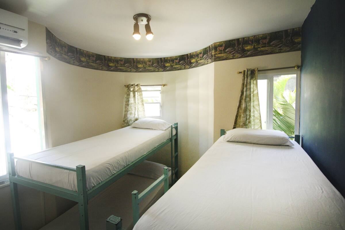 In-room safe, free WiFi