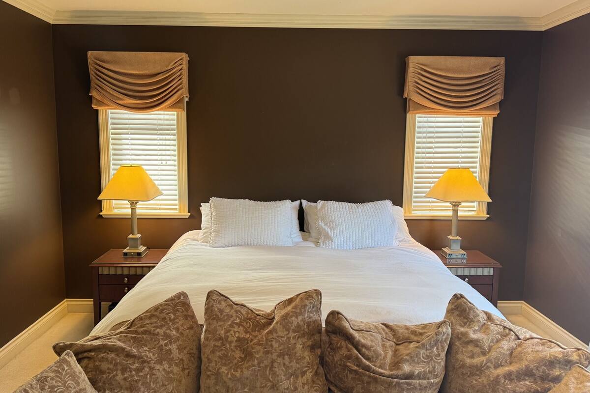 Exclusive House, Ensuite, Garden View (B&B Full-House) | 1 bedroom, down comforters, minibar, in-room safe