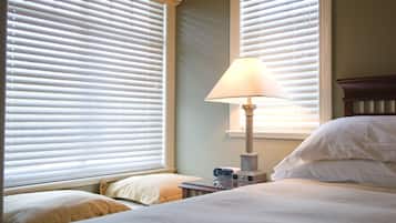 Deluxe-Suite, mit Bad (Bed and Breakfast) | 1 Schlafzimmer, hochwertige Bettwaren, Minibar, Zimmersafe