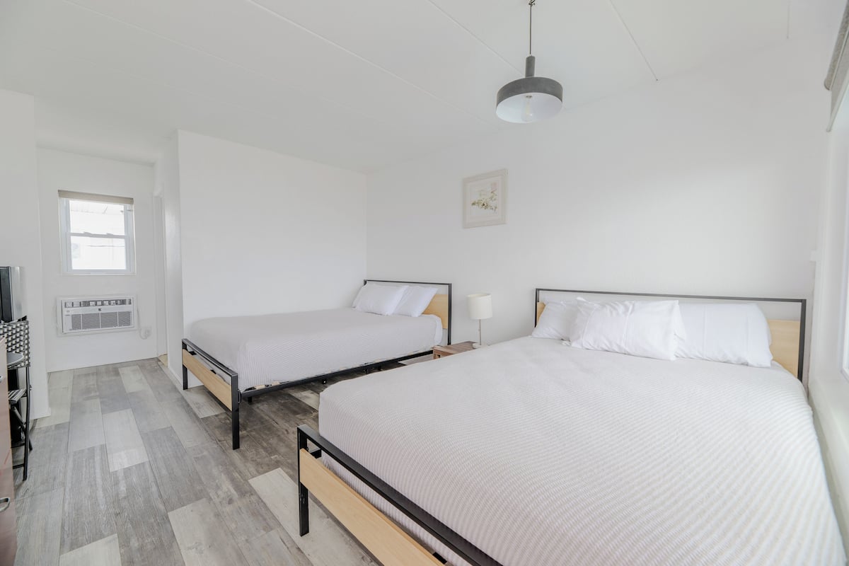 Ocean View, 2nd Floor, Unit A | Hypo-allergenic bedding, individually decorated, individually furnished