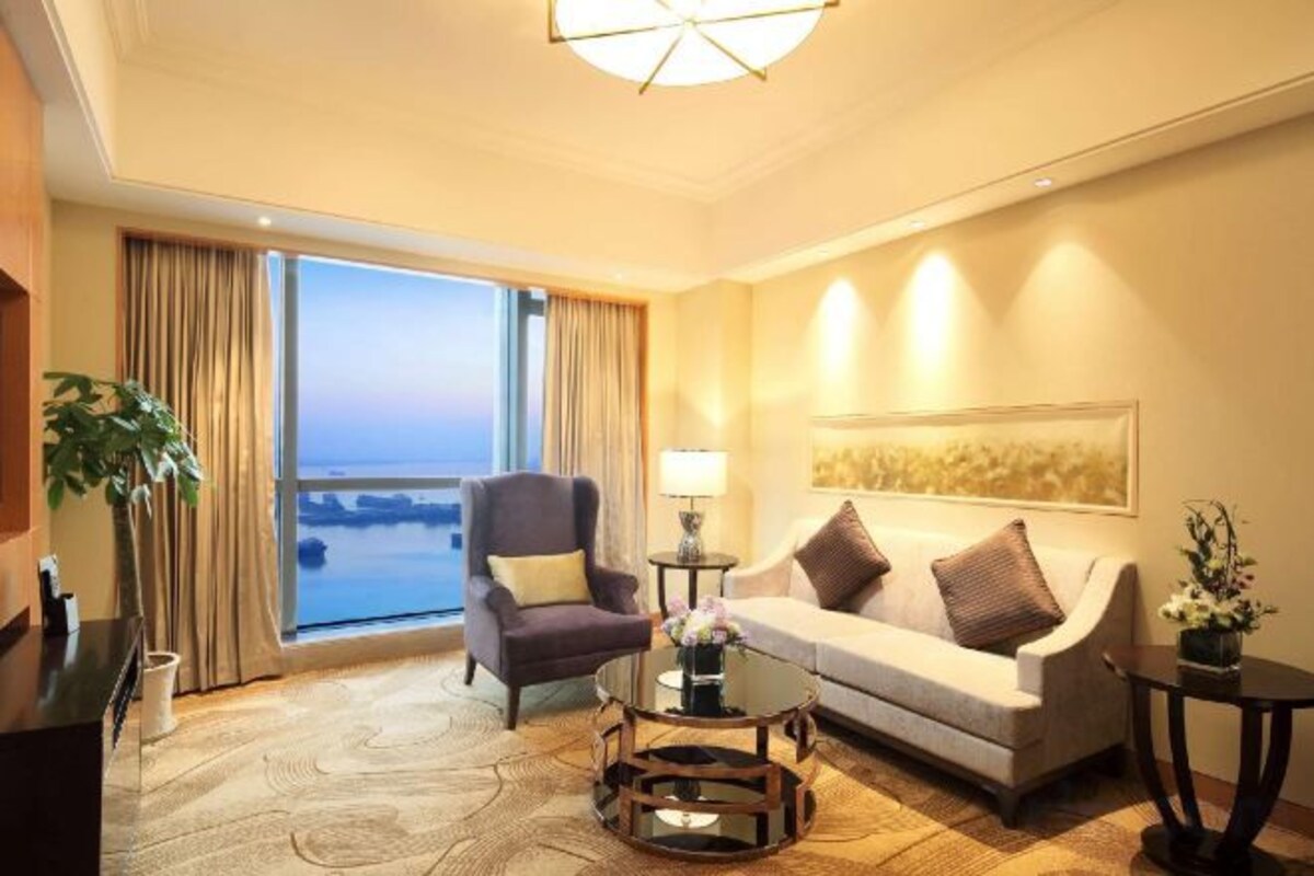 Deluxe One Bedroom Suite