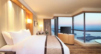 DoubleTree by Hilton Hotel Wuhu
