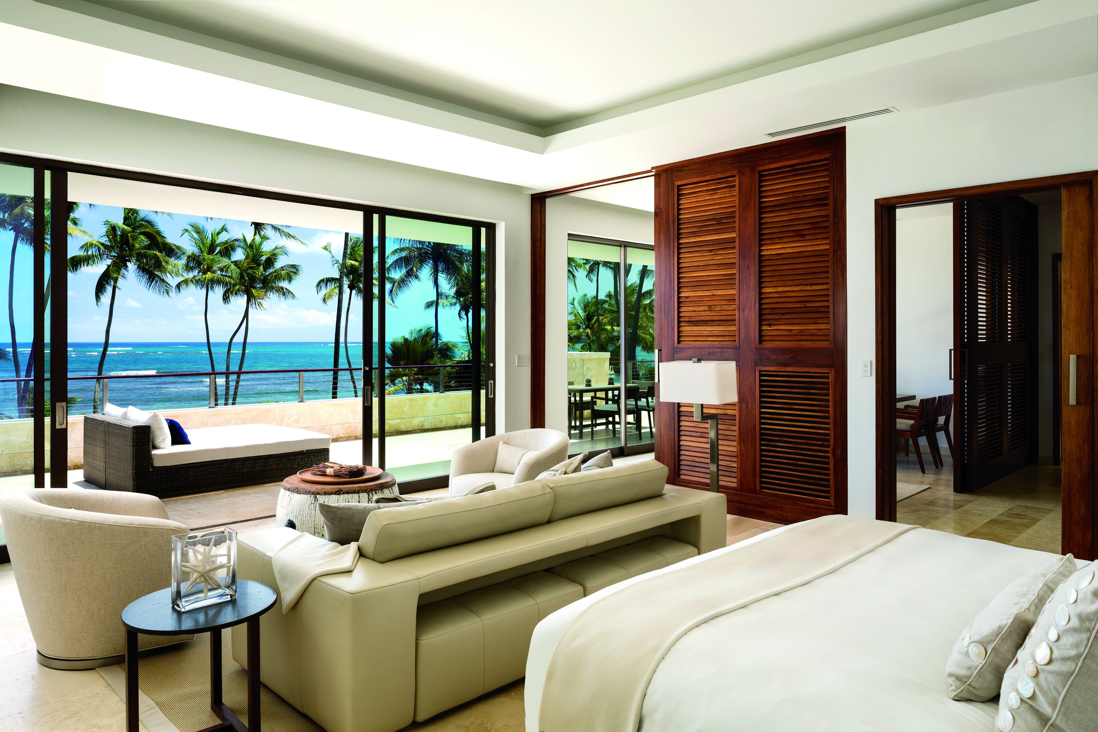 House, 5 Bedrooms, Balcony (Oceanfront) | Minibar, in-room safe, individually furnished, desk