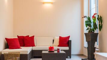 Kuumakivihierontaa, 1 hoitohuone, hierontapalveluita