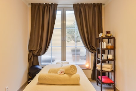 Masajes con piedras calientes, 1 sala de tratamiento y masajes