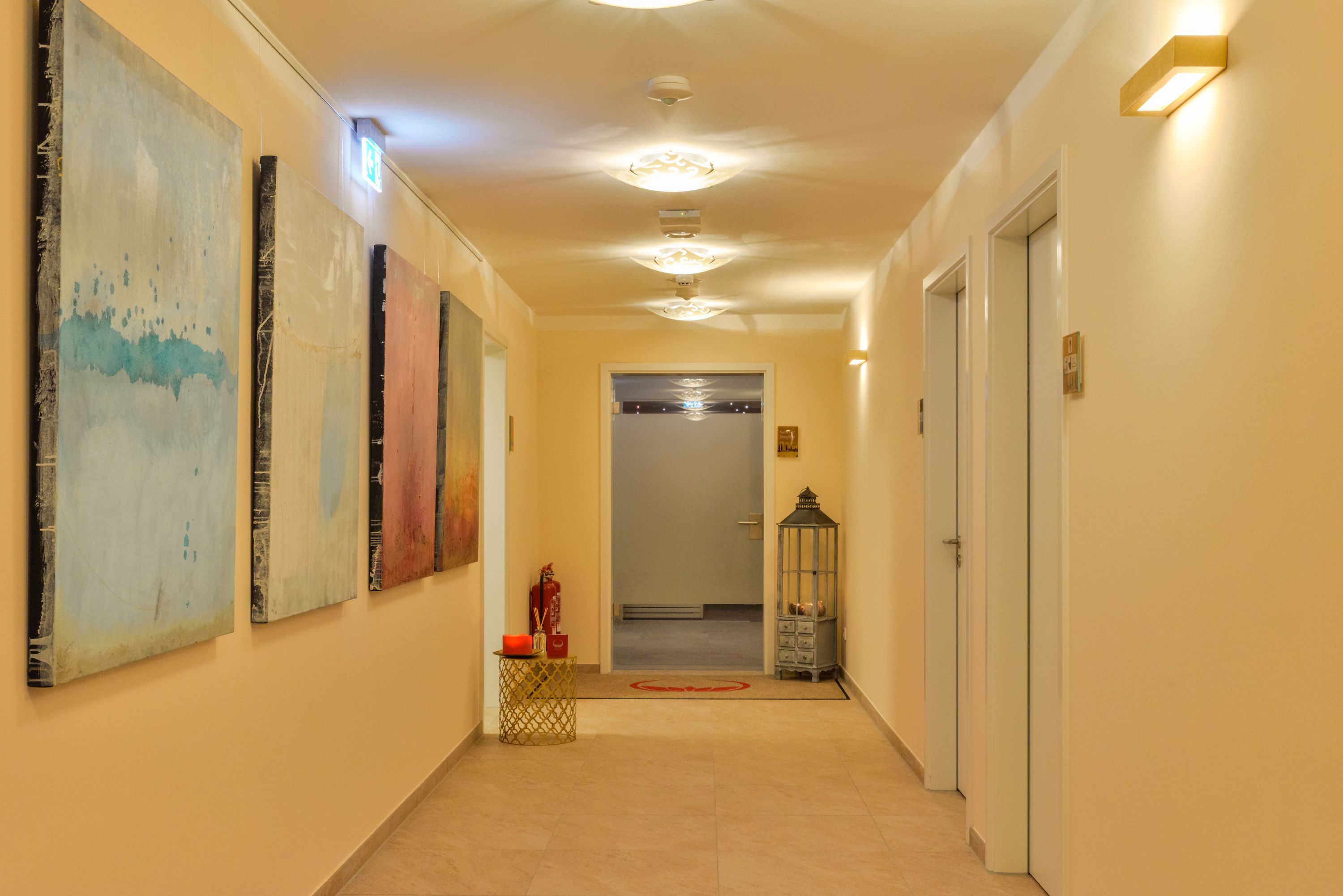 hot stone massages, 1 treatment room, massages