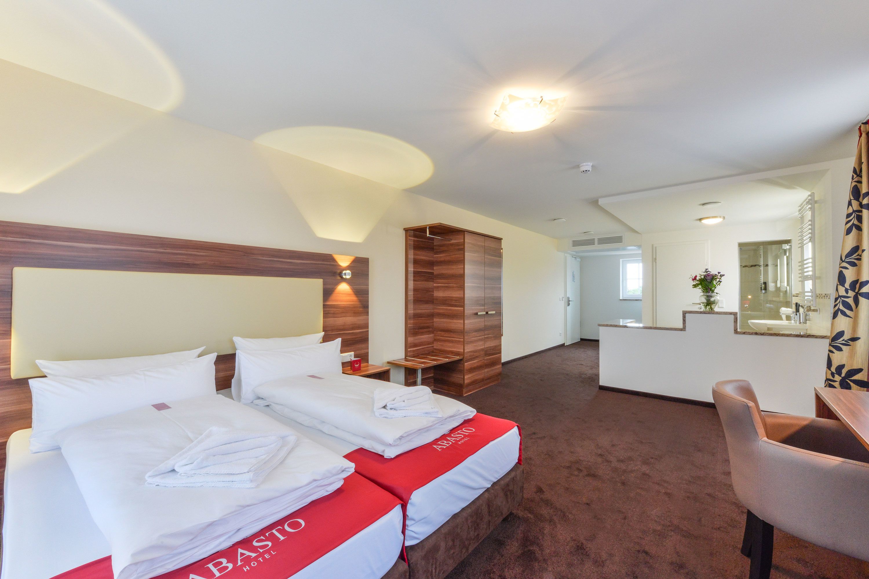 junior suite | 1 bedroom, hypo-allergenic bedding, in-room safe, desk