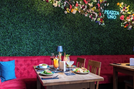 Dinner served . Abasto Hotel & Spa Maisach