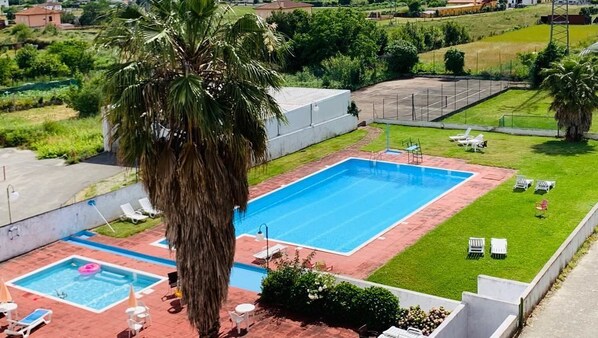 حمام سباحة خارجي