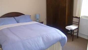 Cottage (Clydesdale) | Iron/ironing board