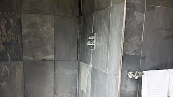 Superior Suite, Ensuite (Coach House) | Bathroom