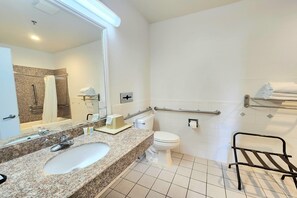 Accessible bathroom - Days Inn by Wyndham Navasota (Navasota)