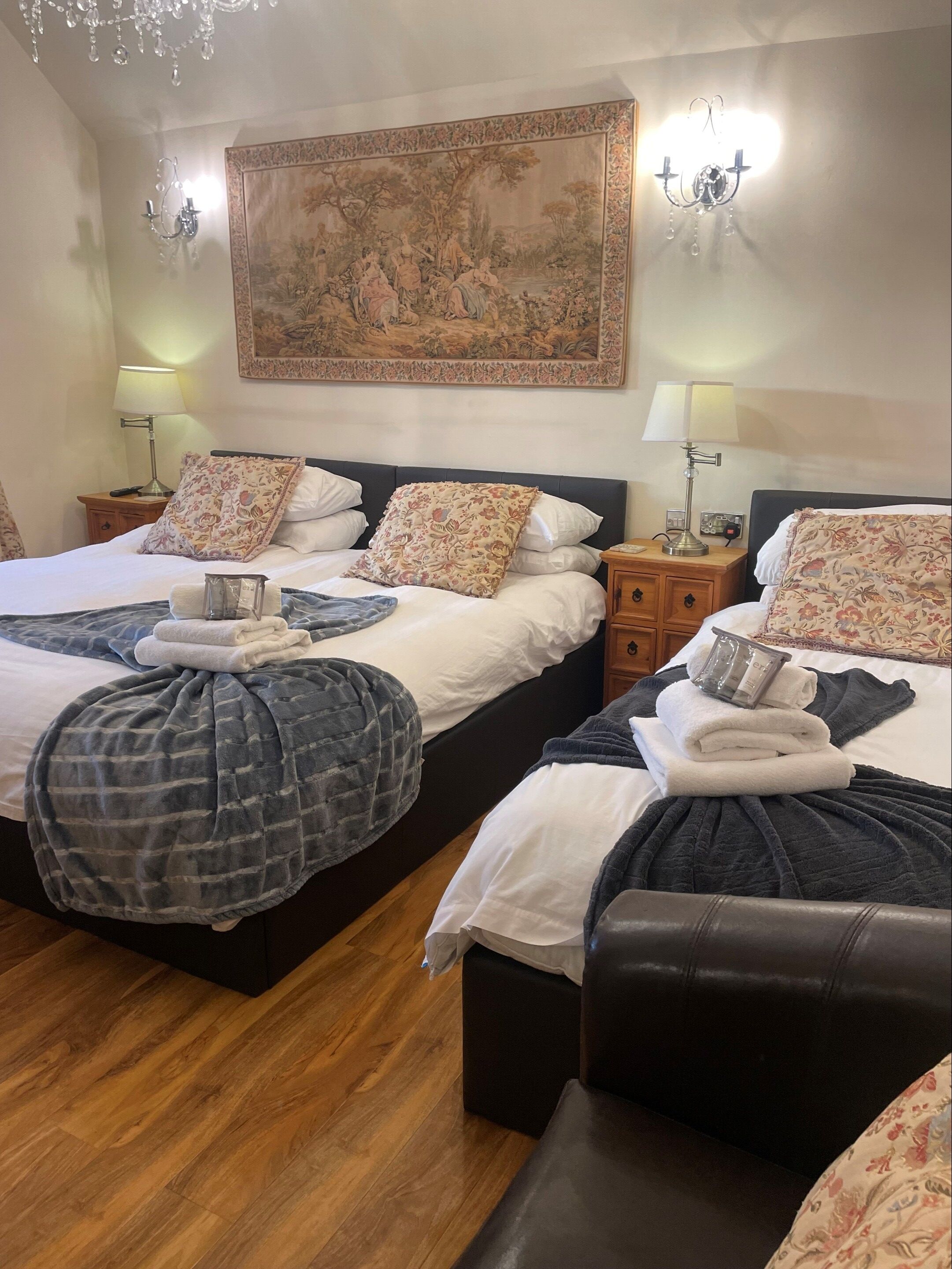 Phòng đôi, có phòng tắm riêng