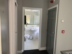 Double Room, Private Bathroom | Bathroom - Badgemore Park B&B and Golf Club (Henley-on-Thames)