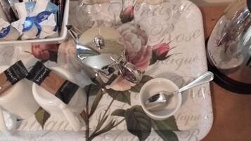 Twin Room, Ensuite (Shower Room) | Dining