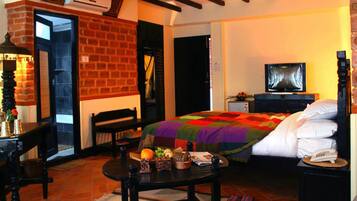 Quarto standard | Banheiro | Chuveiro/banheira combinados, banheira de imersão