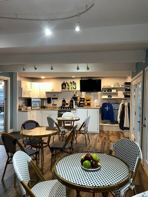 Dagelijks continentaal ontbijt inbegrepen