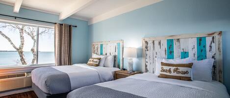 Comfort Room, Lake View