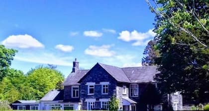 Bluebird Lodge and Waterhead Apartment