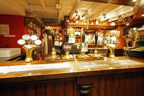 Bar (en el alojamiento)
