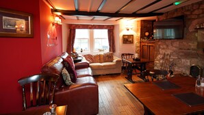 Unclassified image, 5 of 31, button - Devonshire Arms Inn (Skipton)