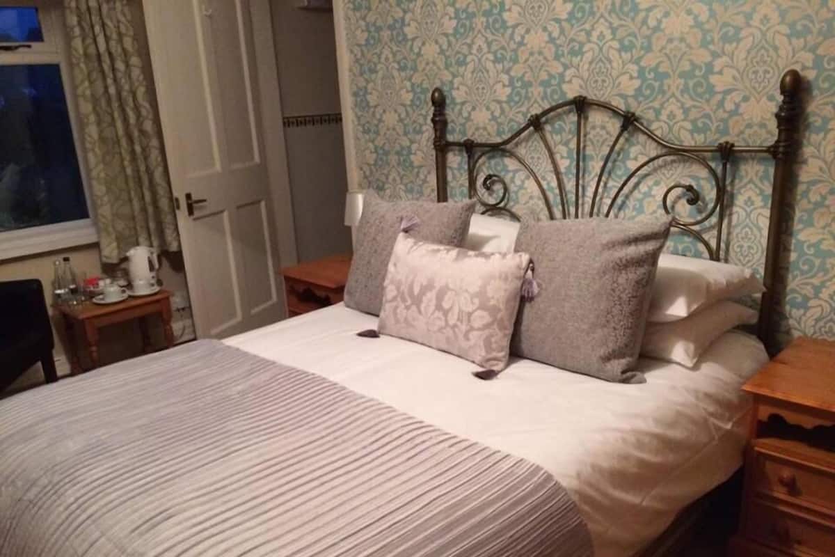 Double Room (Room2)