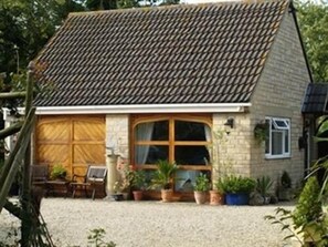Studio, Private Bathroom (for up to 4) | Exterior - The Studio (Trowbridge)