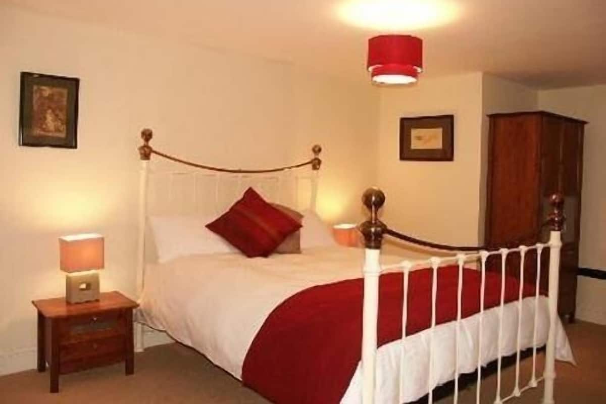 WiFi (無料)、ベッドシーツ