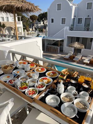 Free daily full breakfast 